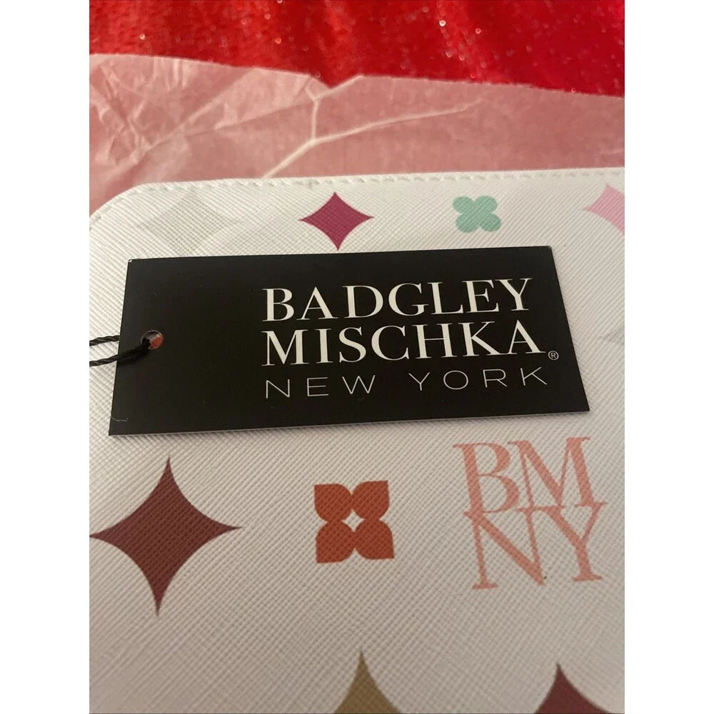 Badgley Mischka NWT Cream White Print, Travel, Jewelry Case